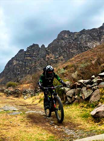 biking colca canyon