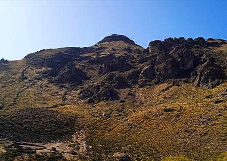 Trail to the Cotallaulli volcano