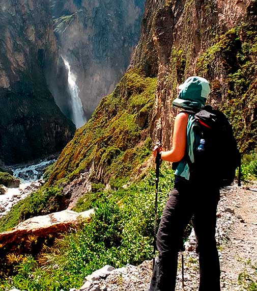Huaruro_waterfall_01